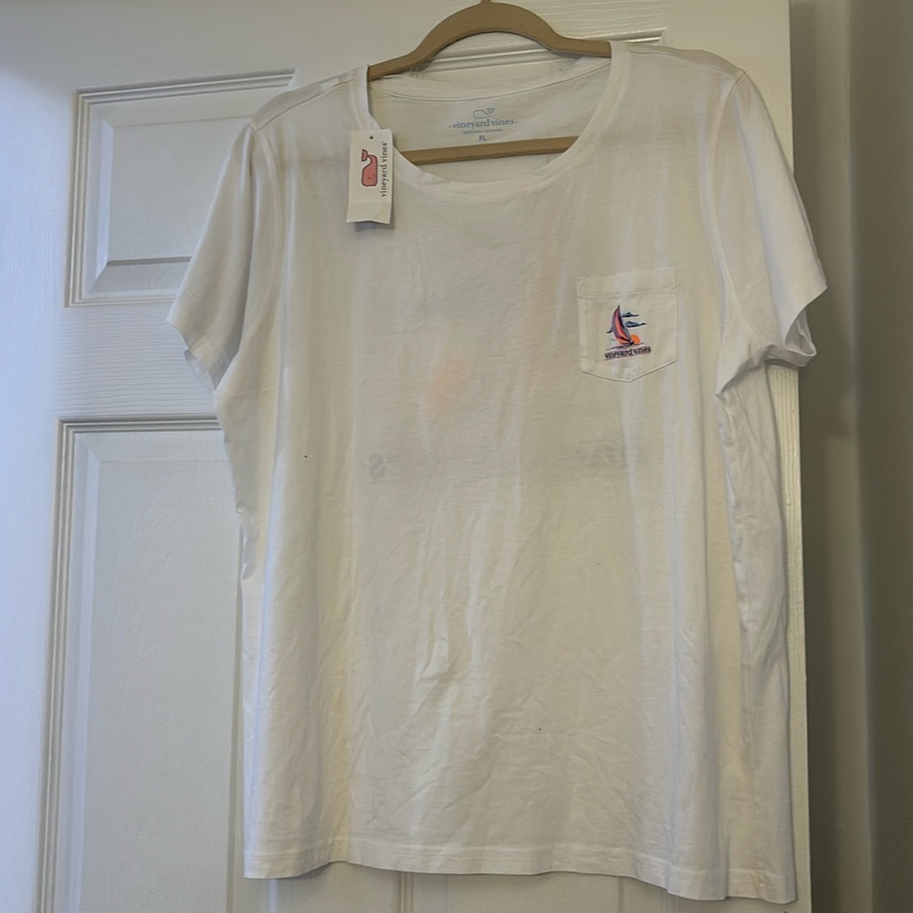 *NWT* Vineyard Vines t shirt
